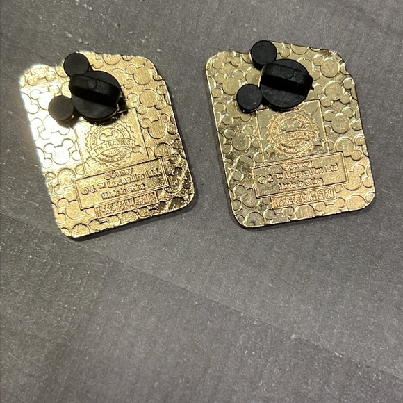 Star Wars pins Hann and Chewbacca 🔥C-3PO and R2 D2  2 pins 👍🏽 - Picture 4 of 4